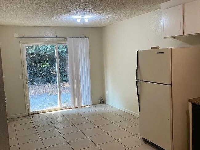 8729 Kelley Dr in Stockton, CA - Building Photo - Building Photo
