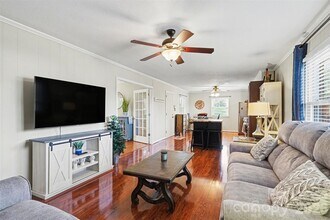 113 Suncrest Rd in Cherryville, NC - Building Photo - Building Photo