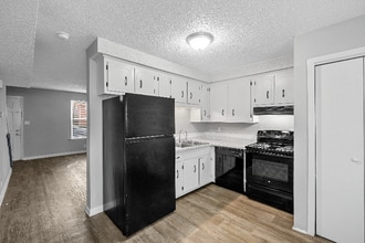 815 Golf View Pl in Clarksville, TN - Foto de edificio - Building Photo