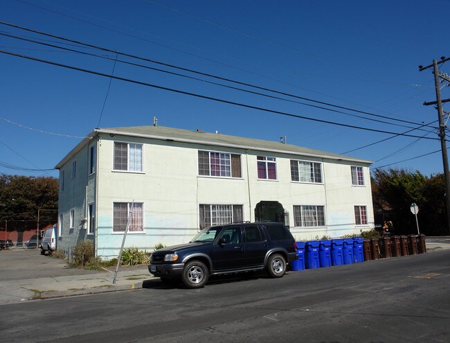 2375 Maricopa Ave in Richmond, CA - Foto de edificio - Building Photo