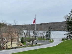 22 Lake Ave in Monroe, NY - Building Photo - Building Photo