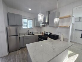 1943 Claudina Ave, Unit Claudina in Los Angeles, CA - Building Photo