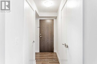 125 Village Green Square in Toronto, ON - Building Photo - Building Photo