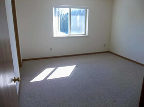 908 Whispering Way, Unit C in Cottage Grove, WI - Building Photo - Building Photo