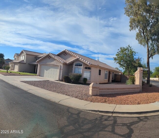 1510 W Gail Dr
