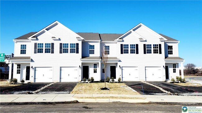 1104 Martin Rd in Breinigsville, PA - Building Photo - Building Photo