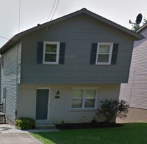 4714 Oakland St in Erie, PA - Building Photo