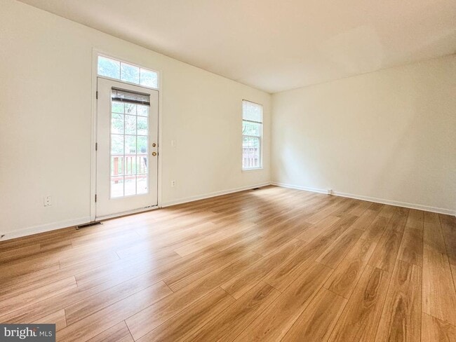 11438 Abner Ave in Fairfax, VA - Building Photo - Building Photo