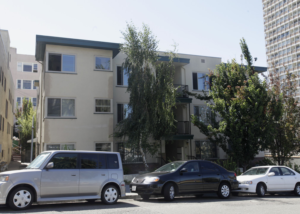 68 Vernon Street Apartments in Oakland, CA - Building Photo