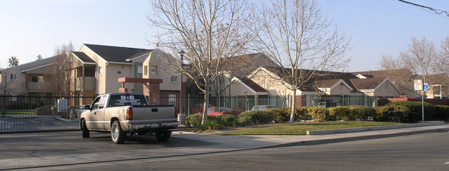 Norwood Annex in Sacramento, CA - Foto de edificio - Building Photo