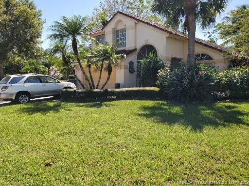 907 SE Westminster Pl in Stuart, FL - Building Photo