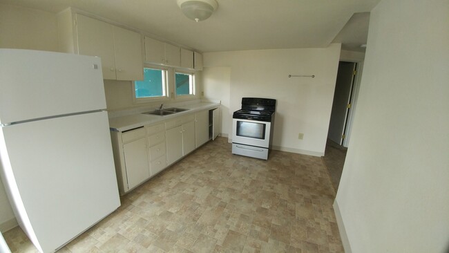 527 Upham St in Klamath Falls, OR - Foto de edificio - Building Photo