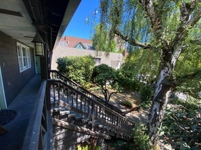 Canterbury Court in Seattle, WA - Building Photo - Building Photo