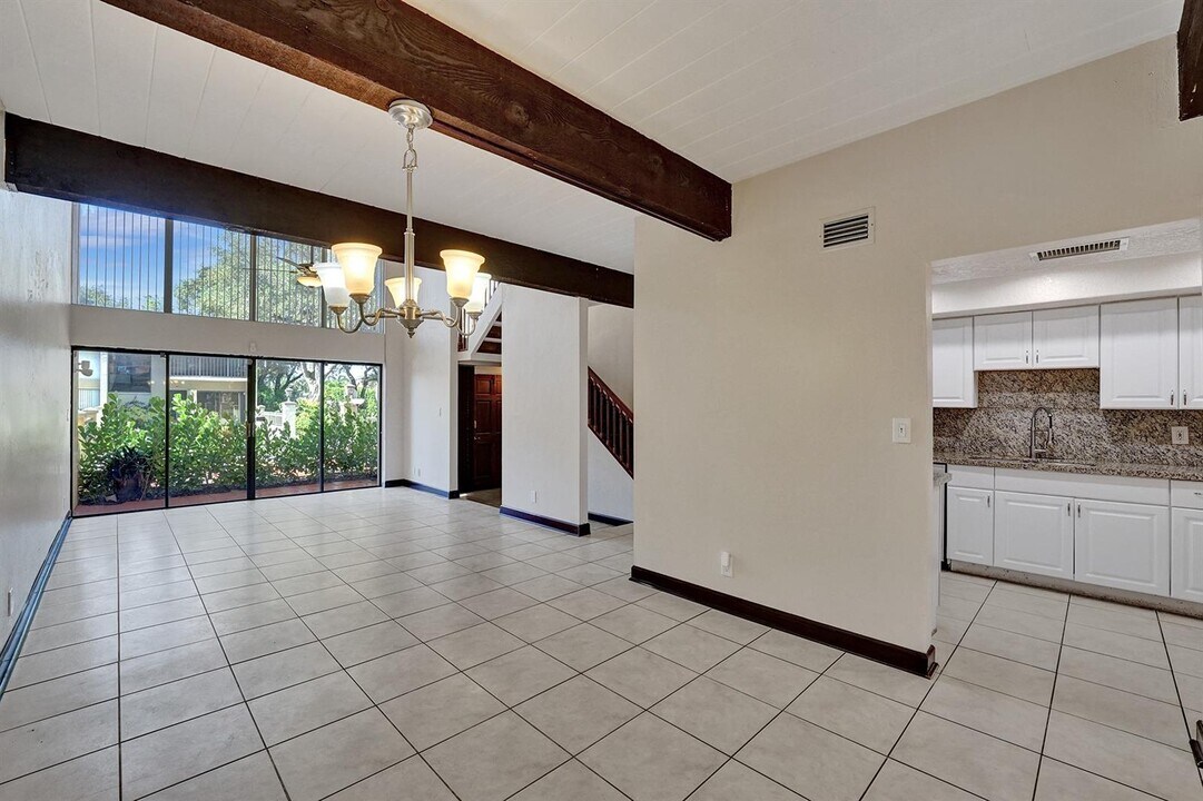 760 E Coco Plum Cir in Plantation, FL - Foto de edificio