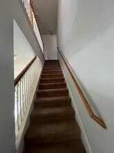 7504 Lazy Creek Dr in Austin, TX - Building Photo - Building Photo