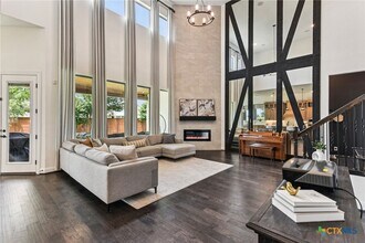1104 Scenic Dr in Georgetown, TX - Building Photo - Building Photo