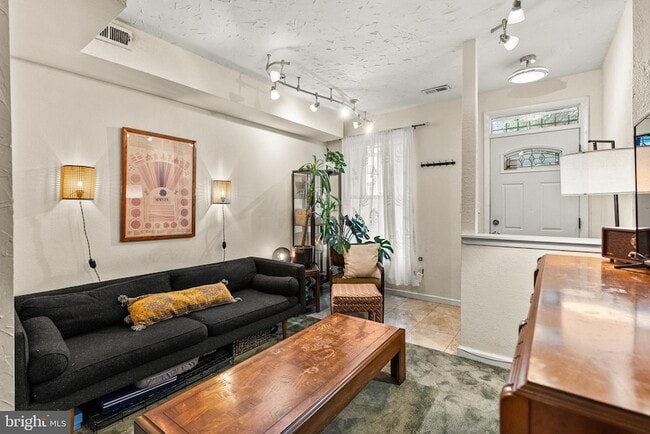 property at 1537 Marion St NW