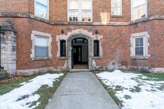 7422 N Damen Ave in Chicago, IL - Building Photo - Building Photo