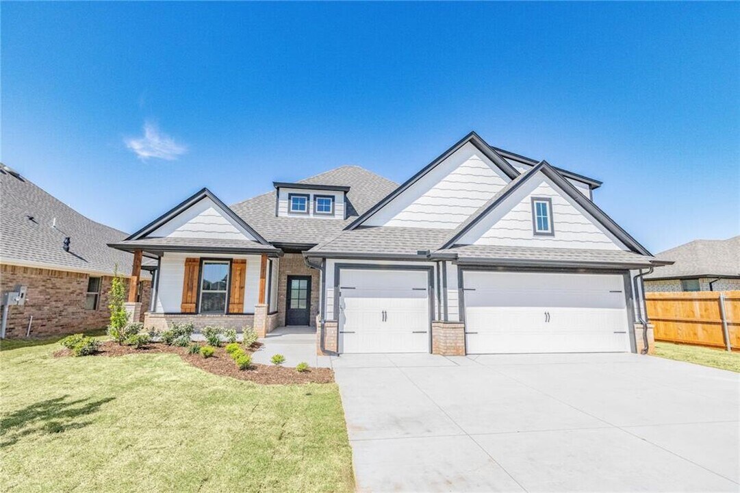 3405 Grady Ln in Moore, OK - Building Photo