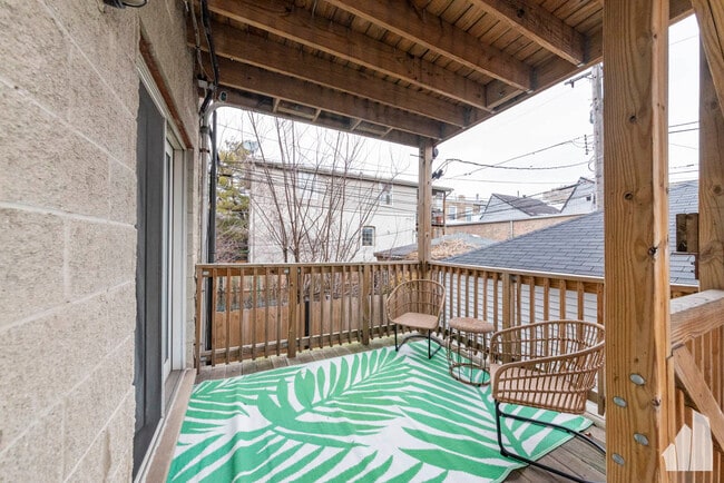 1401 N Artesian Ave, Unit 1 in Chicago, IL - Foto de edificio - Building Photo