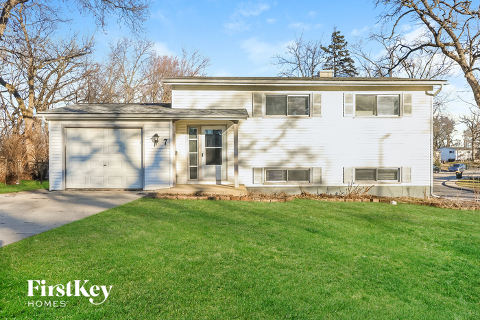 7 Timber Trail in Streamwood, IL - Building Photo