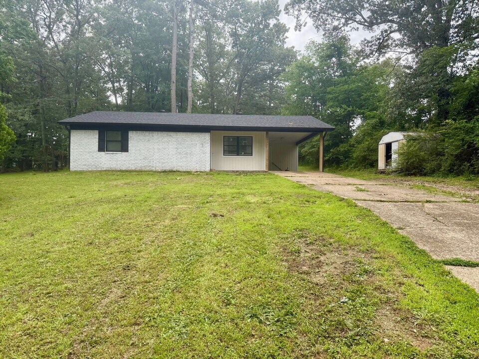 6637 Grayson Dr in Benton, AR - Building Photo
