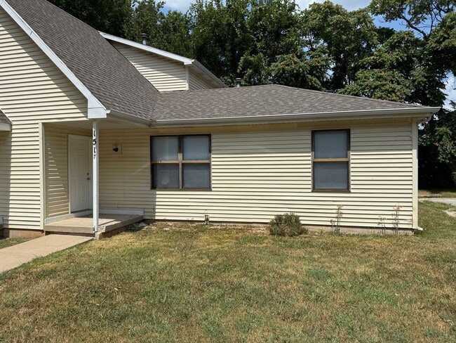property at 1517 W Madison St