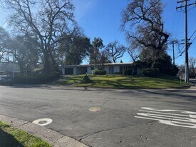 2304 Washington Ave in Redding, CA - Building Photo