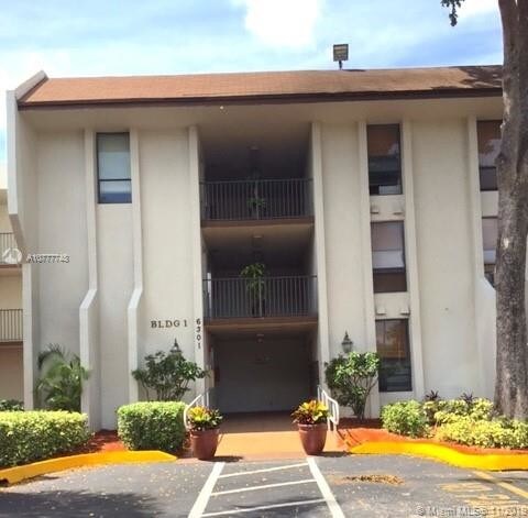 6301 N University Dr-Unit -320 in Tamarac, FL - Building Photo