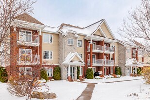 407 Don-Quichotte Boul in L'Île-Perrot, QC - Building Photo