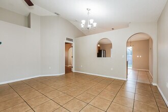 6422 Tabogi Trail in Wesley Chapel, FL - Building Photo - Building Photo