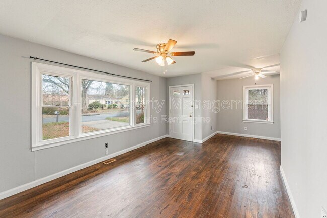 575 Georgia Ave in Forest Park, GA - Building Photo - Building Photo