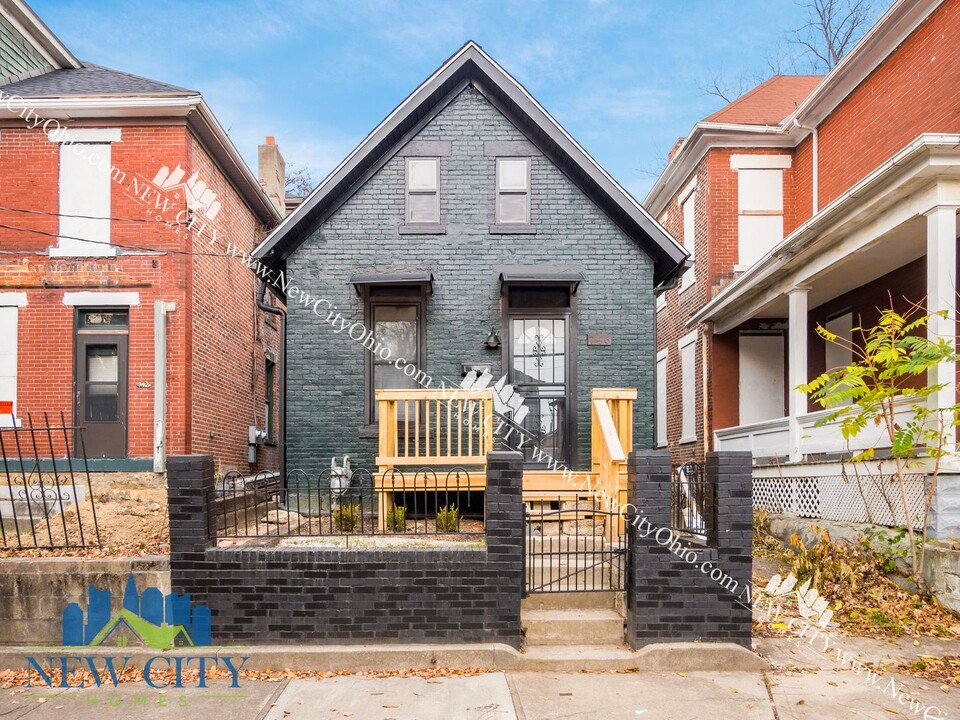 746 E Mound St in Columbus, OH - Building Photo