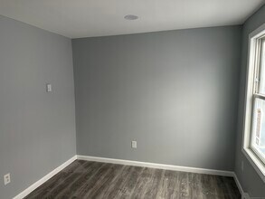 27 Geneva Ave-Unit -2nd floor in Wallingford, CT - Building Photo - Building Photo