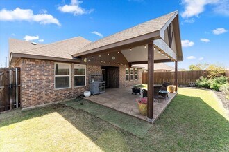 137 Red Hickory Dr in Royse City, TX - Foto de edificio - Building Photo