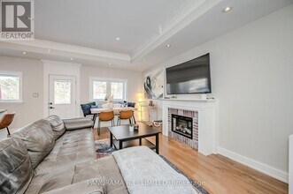 12 Arkley Crescent in Toronto, ON - Building Photo - Building Photo