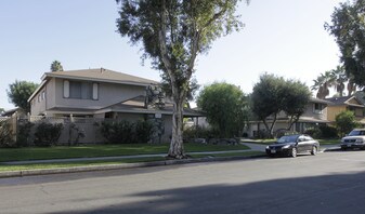 3121-3127 Quartz Ln in Fullerton, CA - Building Photo