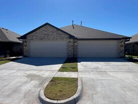 634 Marlin Ct in Chickasha, OK - Building Photo