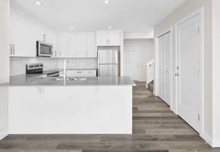 1362 Erker Cres NW in Edmonton, AB - Building Photo - Building Photo