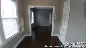 209 E Rosewood Ave-Unit -4 in San Antonio, TX - Building Photo - Building Photo