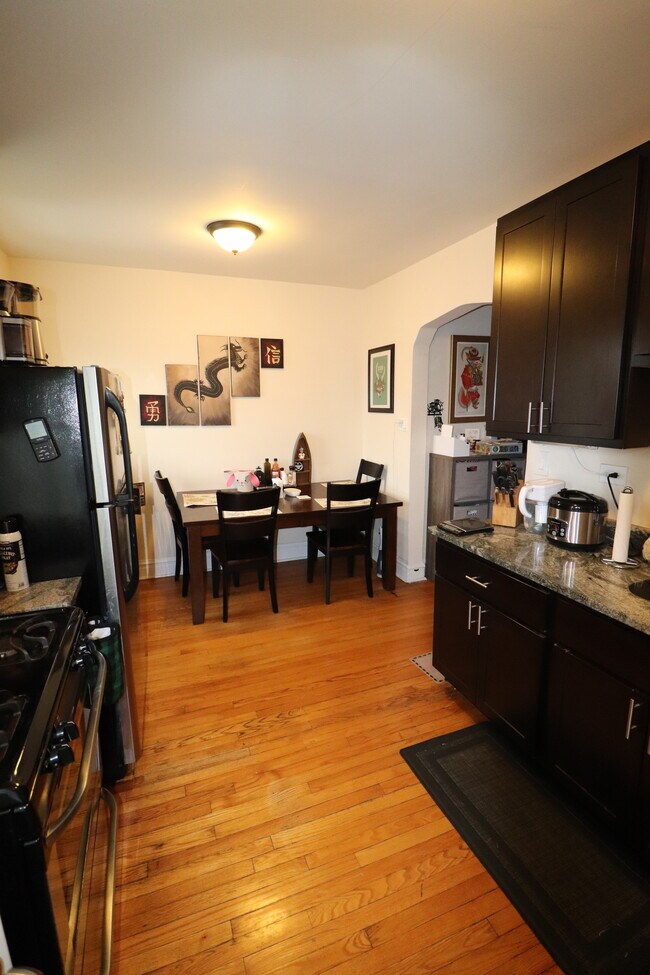 5421 W Montrose Ave-Unit -5421-S2 in Chicago, IL - Building Photo - Building Photo