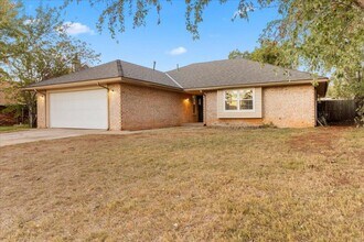 1104 S Hunters Glen Cir in Edmond, OK - Building Photo - Building Photo