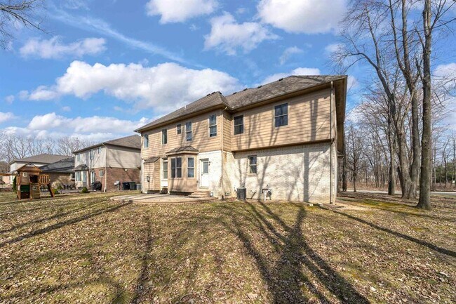13556 Woodland Ct in Sterling Heights, MI - Building Photo - Building Photo