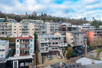 Waverly Place in Seattle, WA - Foto de edificio - Building Photo