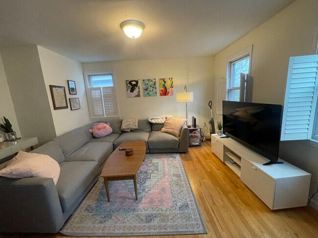 254 W 3rd St, Unit 3