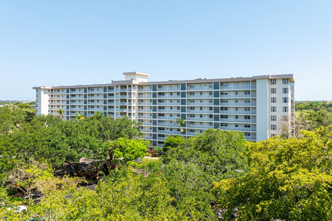 Palm-Aire Building 113 in Pompano Beach, FL - Building Photo