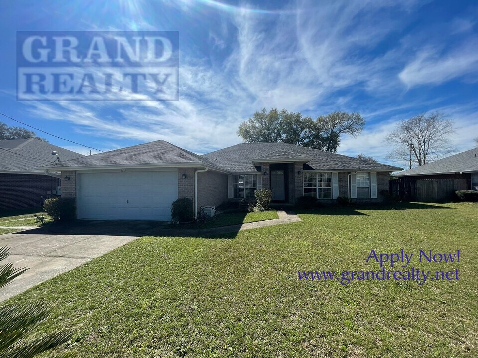 4813 Shane Way in Pace, FL - Building Photo