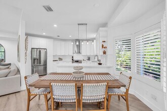 161 Colonade Cir in Naples, FL - Building Photo - Building Photo
