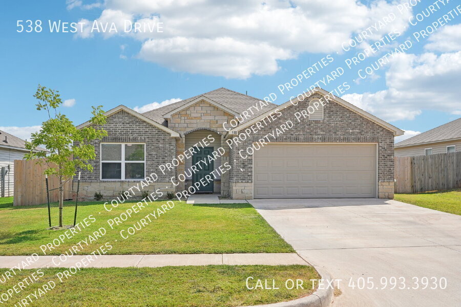 538 W Ava Dr in Mustang, OK - Building Photo