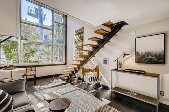 1000 Union St in Seattle, WA - Building Photo - Building Photo